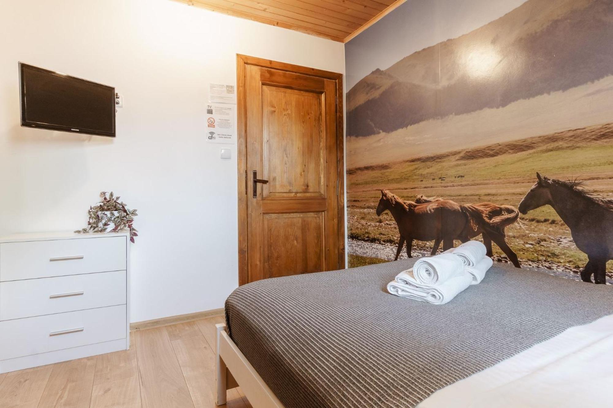 Pokoje Goscinne Cheval Kraków Exteriör bild